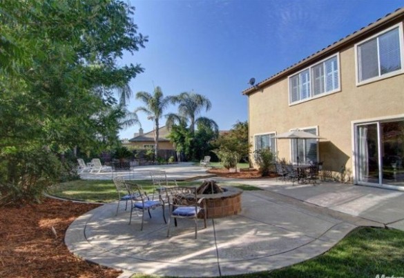 Another view of our backyard with the fire pit 