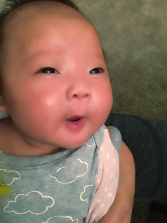 Carissa's expression when Roxy showed her the iPhone game she was playing