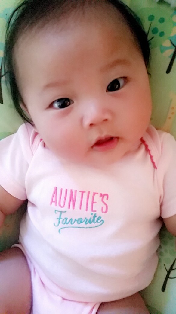 Carissa says, "Please vote for my Mommy!"